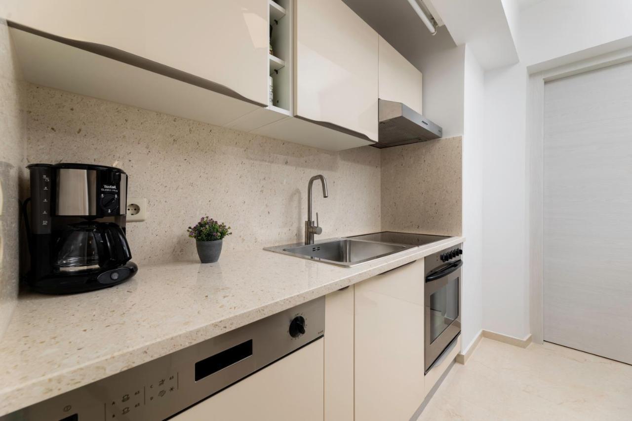 Apartman "Ela" Njivice Exterior foto